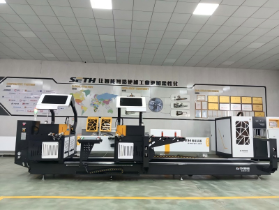 منشار ميتري مزدوج CNC