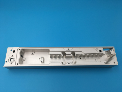 ماكينات سي ان سي الالمنيوم