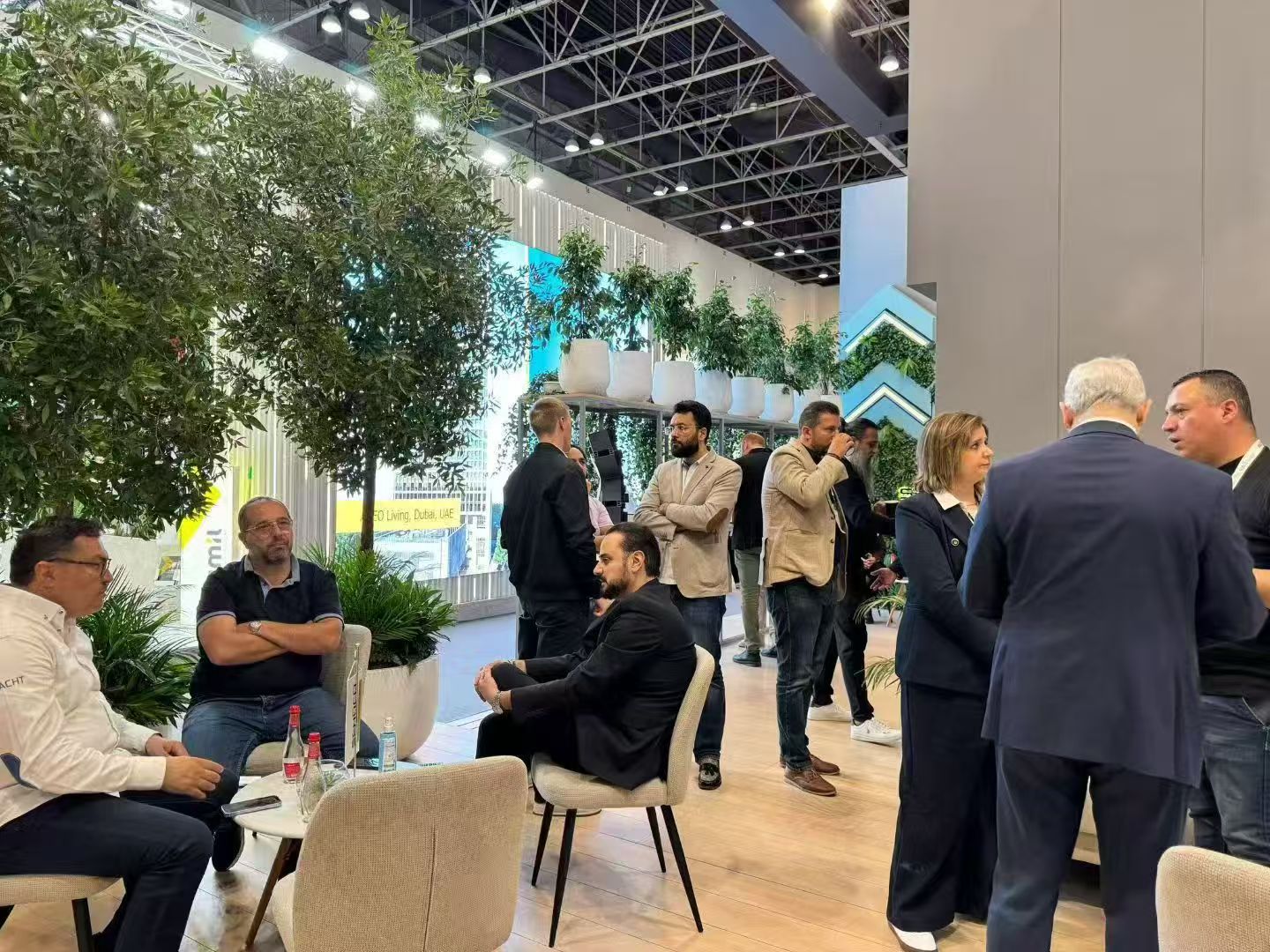 1764577347444023.jpg صورة وي تشات_20251201161814_363_19.jpg